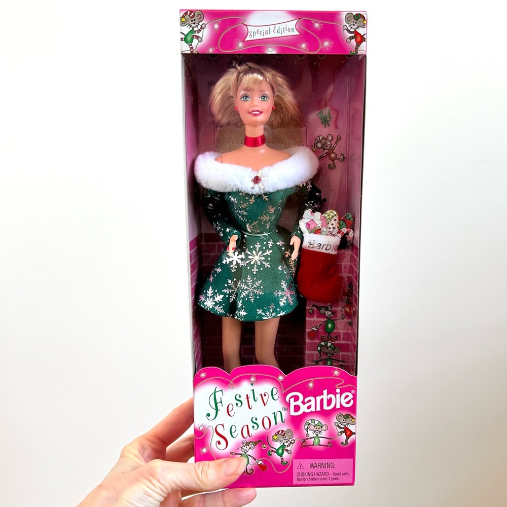 Festive Season Barbie #18909 Vintage 1997 NRFB